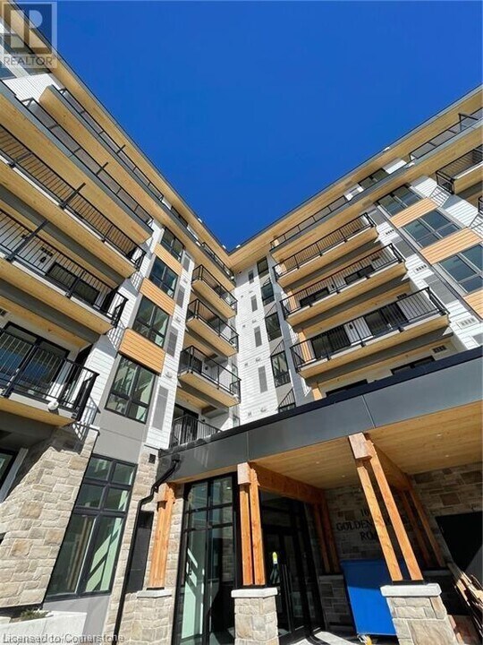 101 Golden Eagle Rd in Waterloo, ON - Building Photo