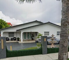 8470 SW 37th St in Miami, FL - Building Photo