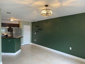 1916 Lake Atriums Cir in Orlando, FL - Foto de edificio - Building Photo