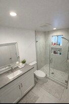 22827 1/2 Calvert St in Woodland Hills, CA - Building Photo