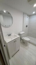 1913 S Ocean Dr in Hallandale Beach, FL - Building Photo - Building Photo