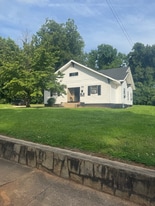 425 St Andrews St in Spartanburg, SC - Building Photo