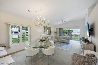 437 Wiggins Lake Ct in Naples, FL - Building Photo - Building Photo