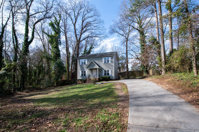 3883 Pin Oak Rd in Raleigh, NC - Foto de edificio - Building Photo