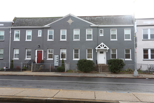 1719 W Virginia Ave NE in Washington, DC - Foto de edificio - Building Photo