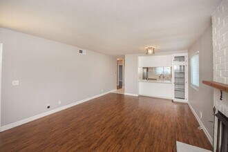 21142 Chesterbrook Ln in Huntington Beach, CA - Building Photo - Building Photo