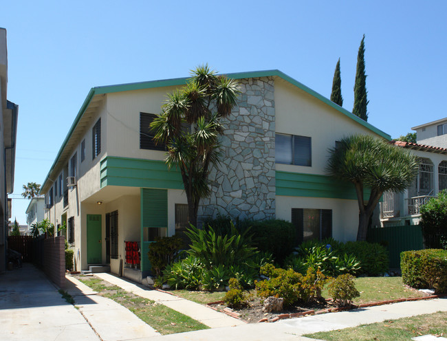 849 S Holt Ave in Los Angeles, CA - Foto de edificio - Building Photo