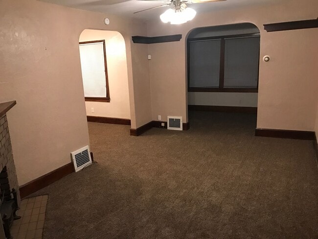 2709 Shorb Ave NW in Canton, OH - Building Photo - Building Photo