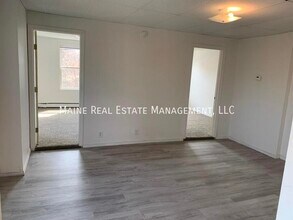 8 Commercial St-Unit -3 in Winterport, ME - Building Photo - Building Photo