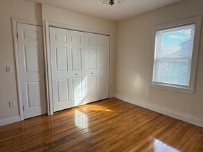 78 Glendower Rd, Unit 2 in Boston, MA - Building Photo - Building Photo