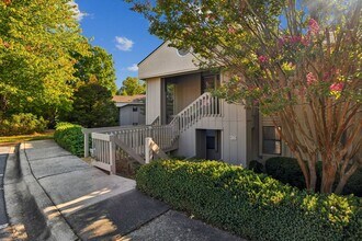 301 Abbey Cir in Asheville, NC - Building Photo - Building Photo
