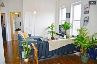 1458 Western N Ave, Unit 2 in Chicago, IL - Building Photo - Building Photo