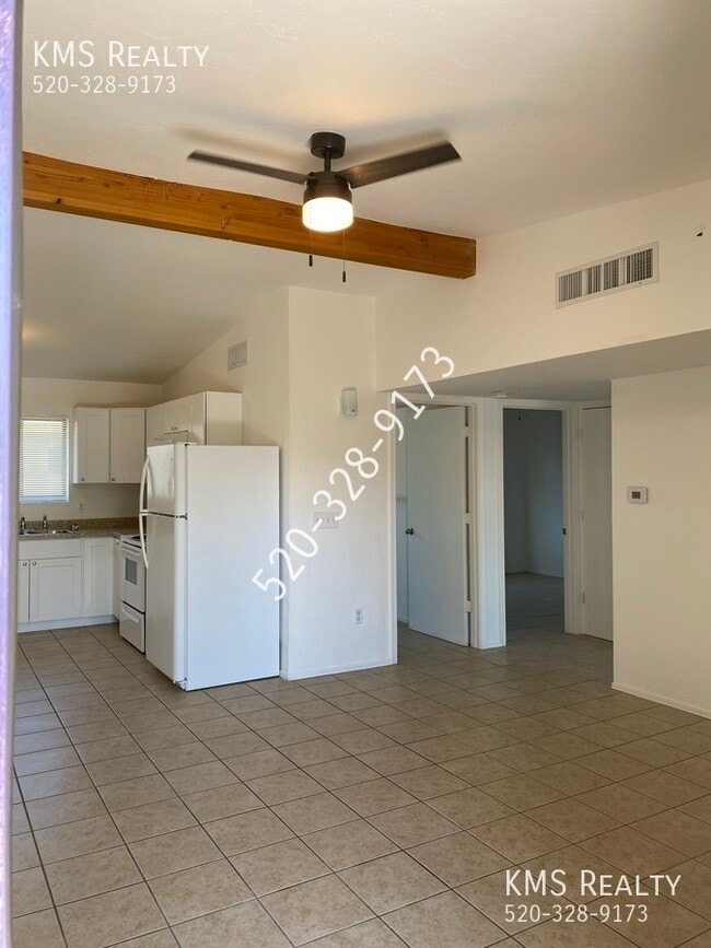 5126 E Bellevue St in Tucson, AZ - Foto de edificio - Building Photo