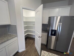 305 Langdon Grv in Lockhart, TX - Building Photo - Building Photo