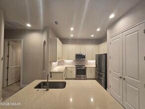 54 Longridge Ln in Ormond Beach, FL - Foto de edificio - Building Photo