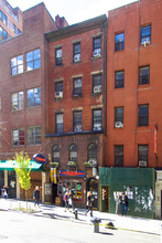 70 University Pl in New York, NY - Building Photo - Building Photo