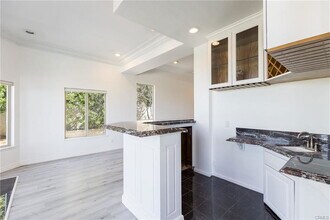 3725 Vía Del Prado in Calabasas, CA - Building Photo - Building Photo