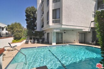 660 N Sweetzer Ave in West Hollywood, CA - Building Photo - Building Photo