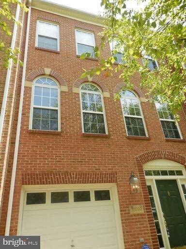 13599 Flying Squirrel Dr in Herndon, VA - Building Photo