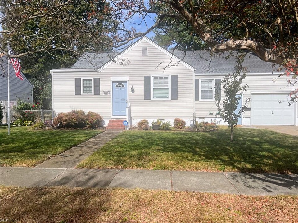 1056 Lindale Ln in Norfolk, VA - Building Photo