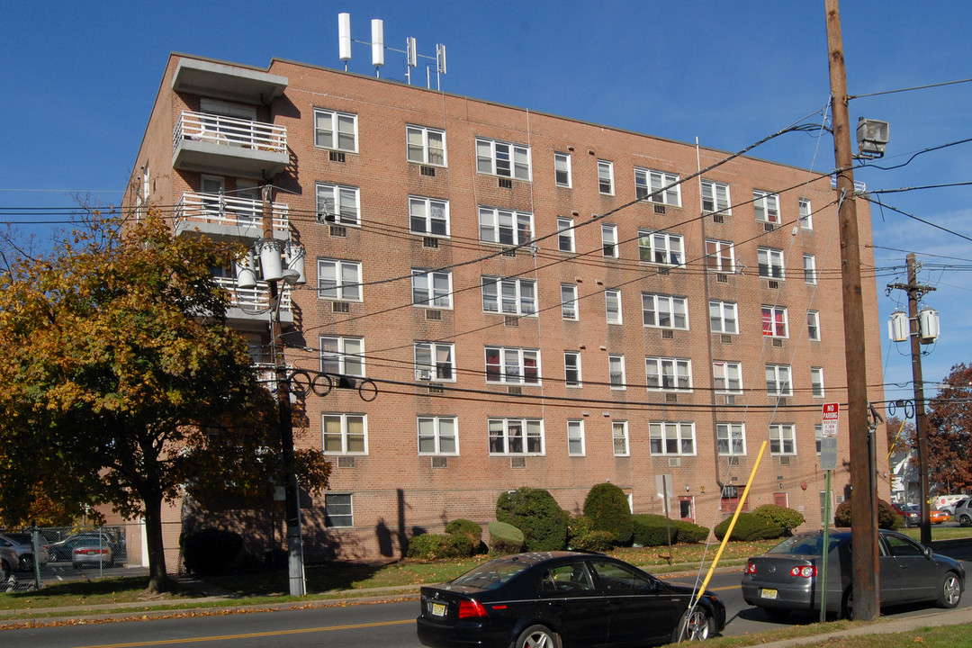 Pingry Arms in Plainfield, NJ - Building Photo