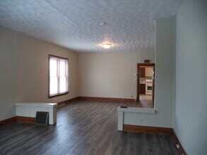 716 Beacon St in Minot, ND - Building Photo - Building Photo