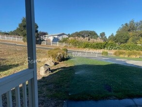 701 La Raye Ln in Petaluma, CA - Building Photo - Building Photo