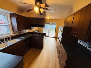 341 Colonial Pl in Wichita, KS - Building Photo - Building Photo