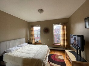 146 W 132nd St, Unit 4 in New York, NY - Foto de edificio - Building Photo