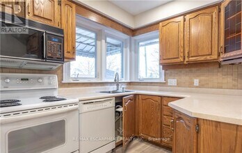 9 W 22nd St in Hamilton, ON - Building Photo - Building Photo