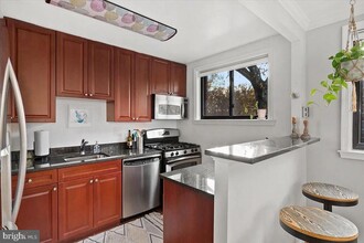 2725 39th St NW in Washington, DC - Building Photo - Building Photo