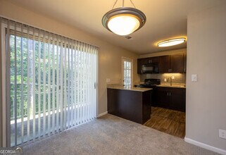 4883 Roswell Rd in Sandy Springs, GA - Building Photo - Building Photo