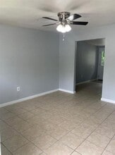 1015 Hackberry St in San Marcos, TX - Building Photo - Building Photo