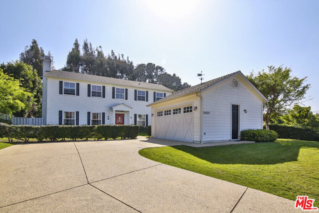 28910 Hampton Pl in Malibu, CA - Building Photo