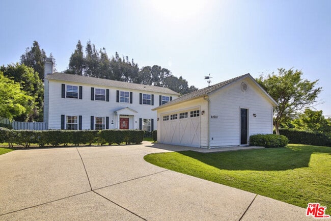property at 28910 Hampton Pl