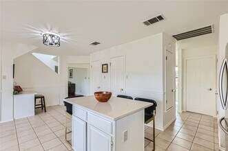 500 Hawthorn Ln in Round Rock, TX - Building Photo - Building Photo