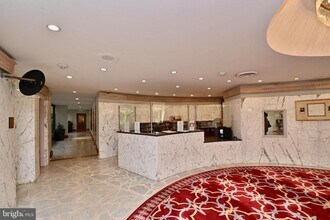 1101 S Arlington Ridge Rd in Arlington, VA - Building Photo - Building Photo