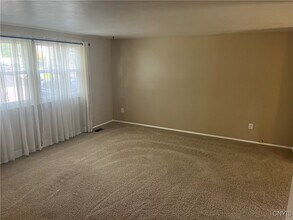 8180 Mantova Dr in Clay, NY - Building Photo - Building Photo