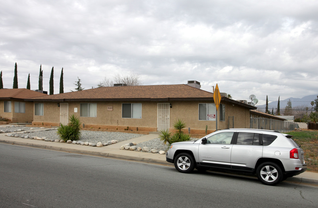 5183 W Wilson St in Banning, CA - Building Photo