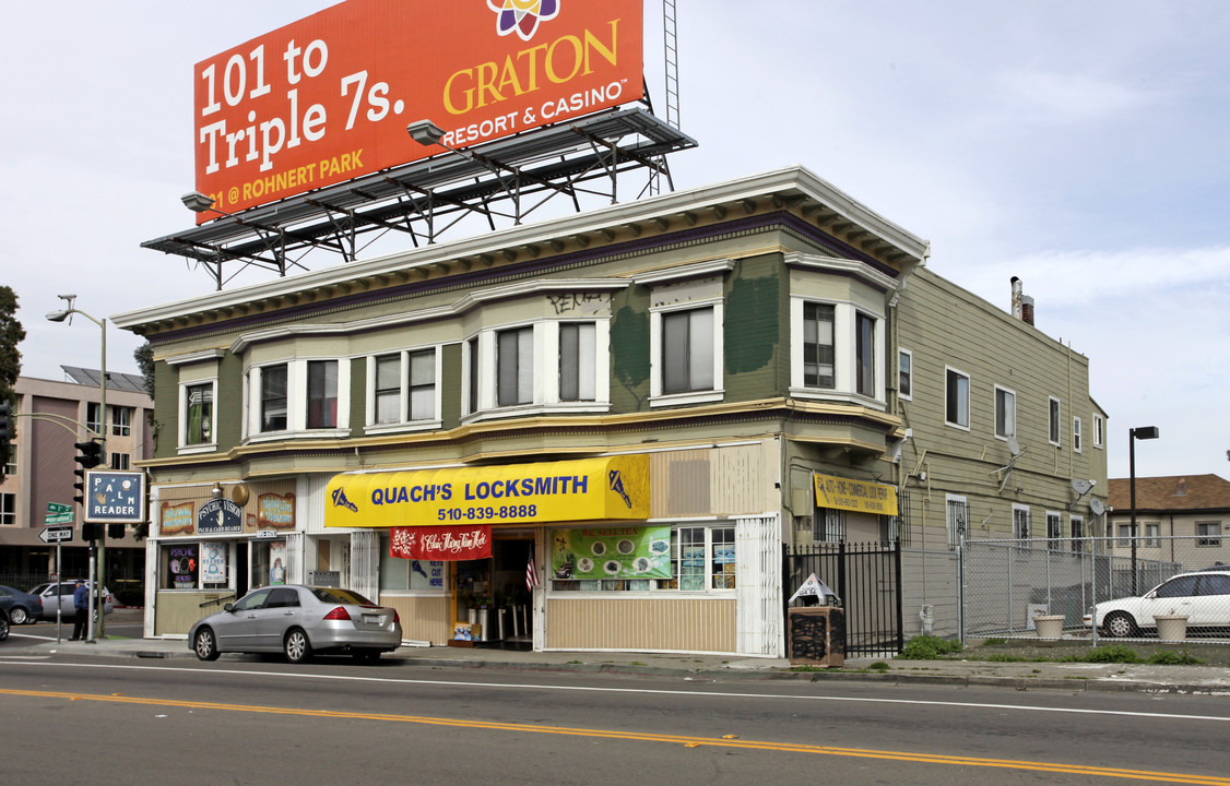 102-106 International Blvd in Oakland, CA - Foto de edificio