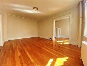 1580 Massachusetts Ave, Unit 2A in Cambridge, MA - Foto de edificio - Building Photo