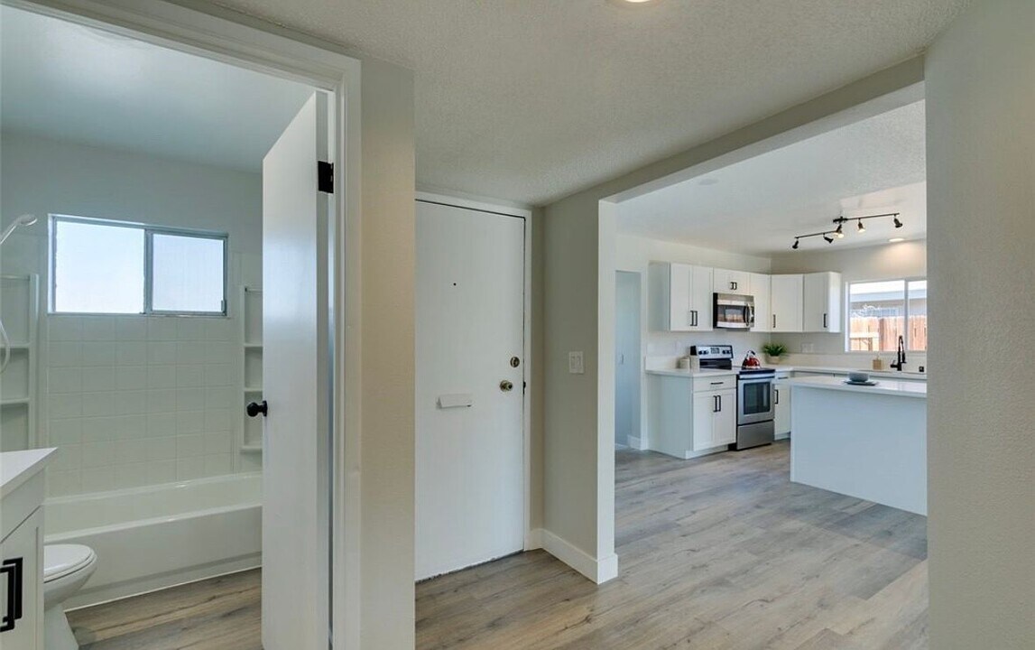 3813 El Conlon Ave in Las Vegas, NV - Building Photo