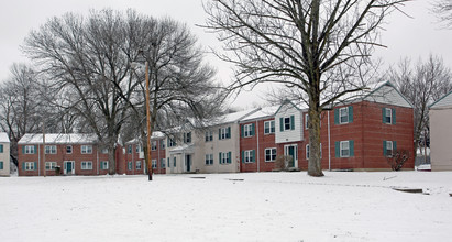 Riverside Terrace Apartments in Dayton, OH - Building Photo - Building Photo