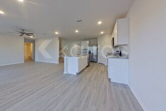 4618 Malay Cir in Pace, FL - Foto de edificio - Building Photo