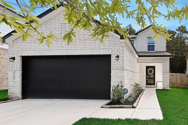 323 Intrepid Trl in Magnolia, TX - Building Photo - Building Photo
