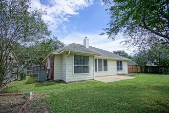 918 Featherbrook Ct in Sugar Land, TX - Building Photo - Building Photo