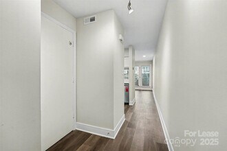 300 S Cedar St in Charlotte, NC - Building Photo - Building Photo