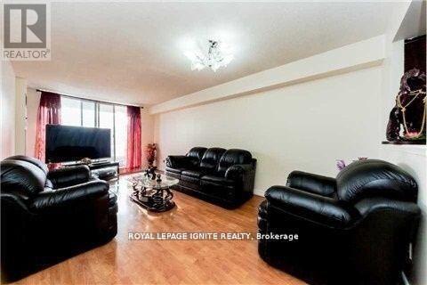 410 McLevin Ave in Toronto, ON - Building Photo - Building Photo