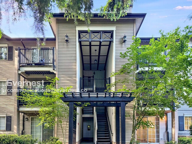 property at 916 3rd Ave