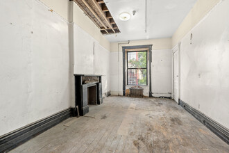 34 E 126th St in New York, NY - Building Photo - Interior Photo